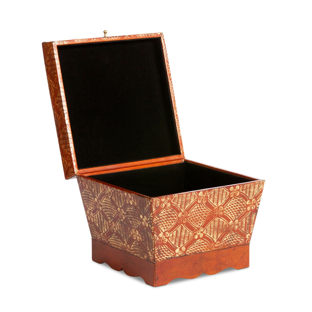 Lilith Tooled Pattern Box style shot 2