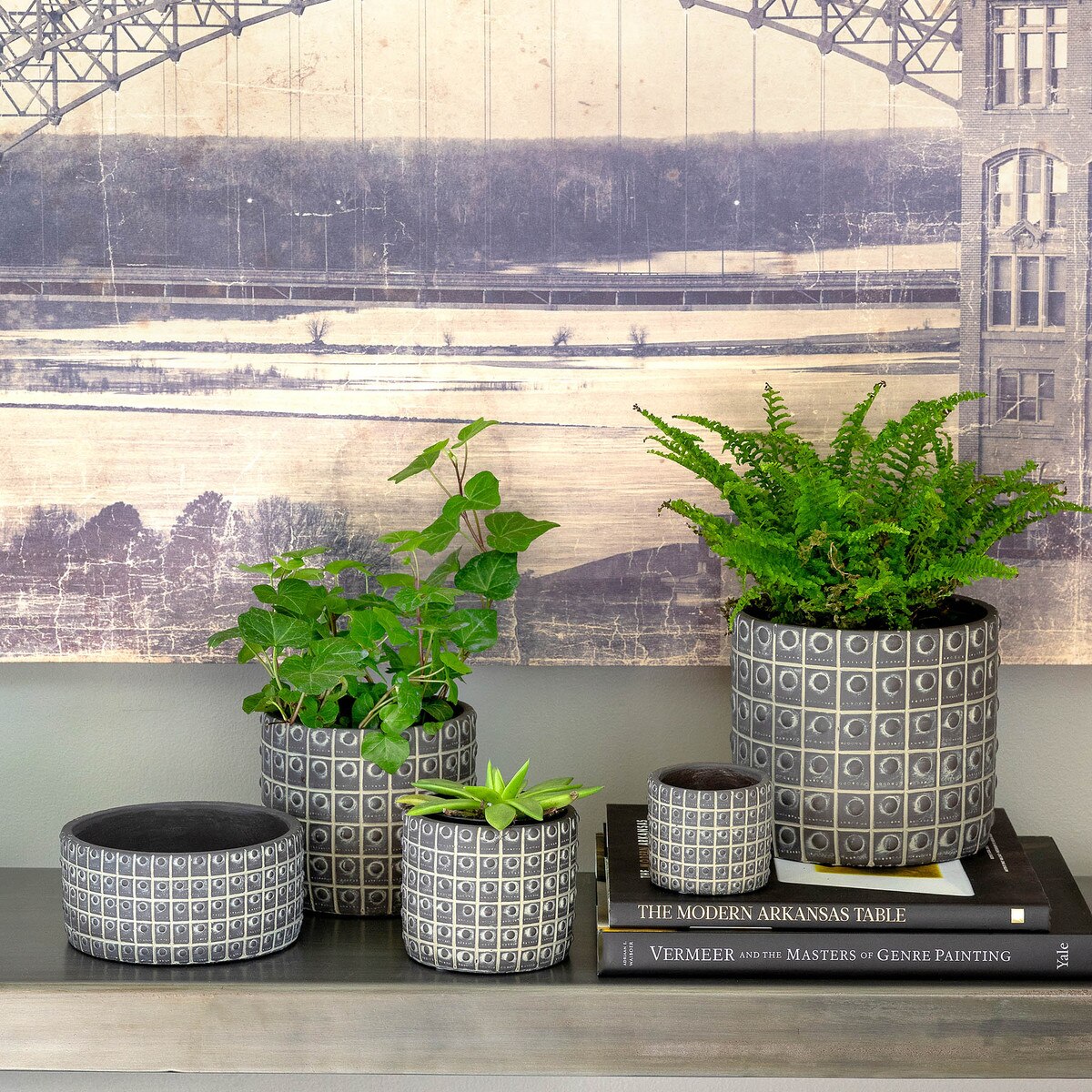 Rivet Pattern Pot, Small style shot 1